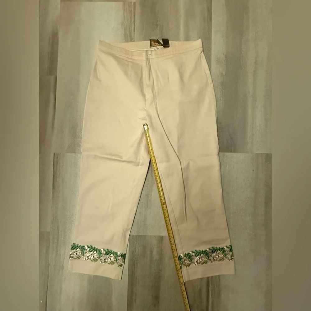 stretch pants with floral embroidery - Picture 6 of 8